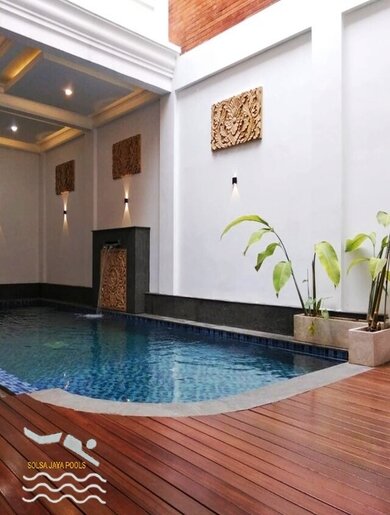 kolam-renang-indoot