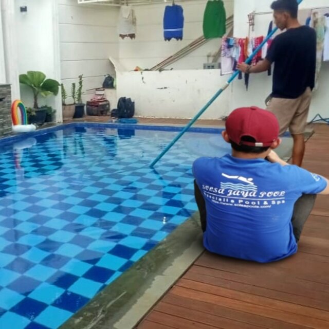 vaccum-kolam-renang
