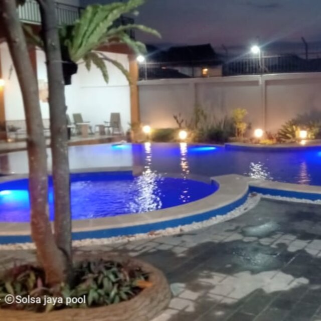 kolam renang resort